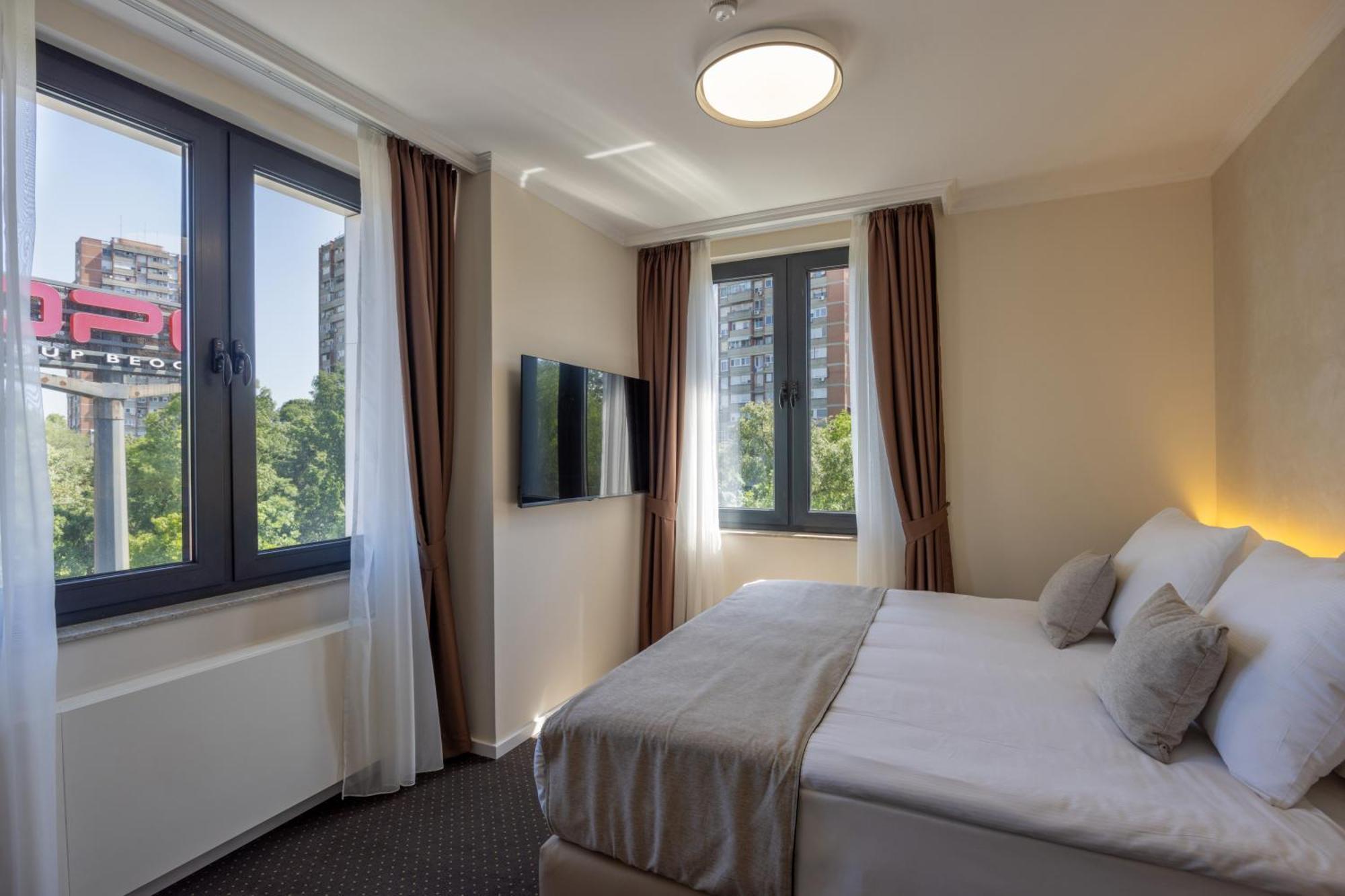 Nobel West Hotel Belgrad Dış mekan fotoğraf