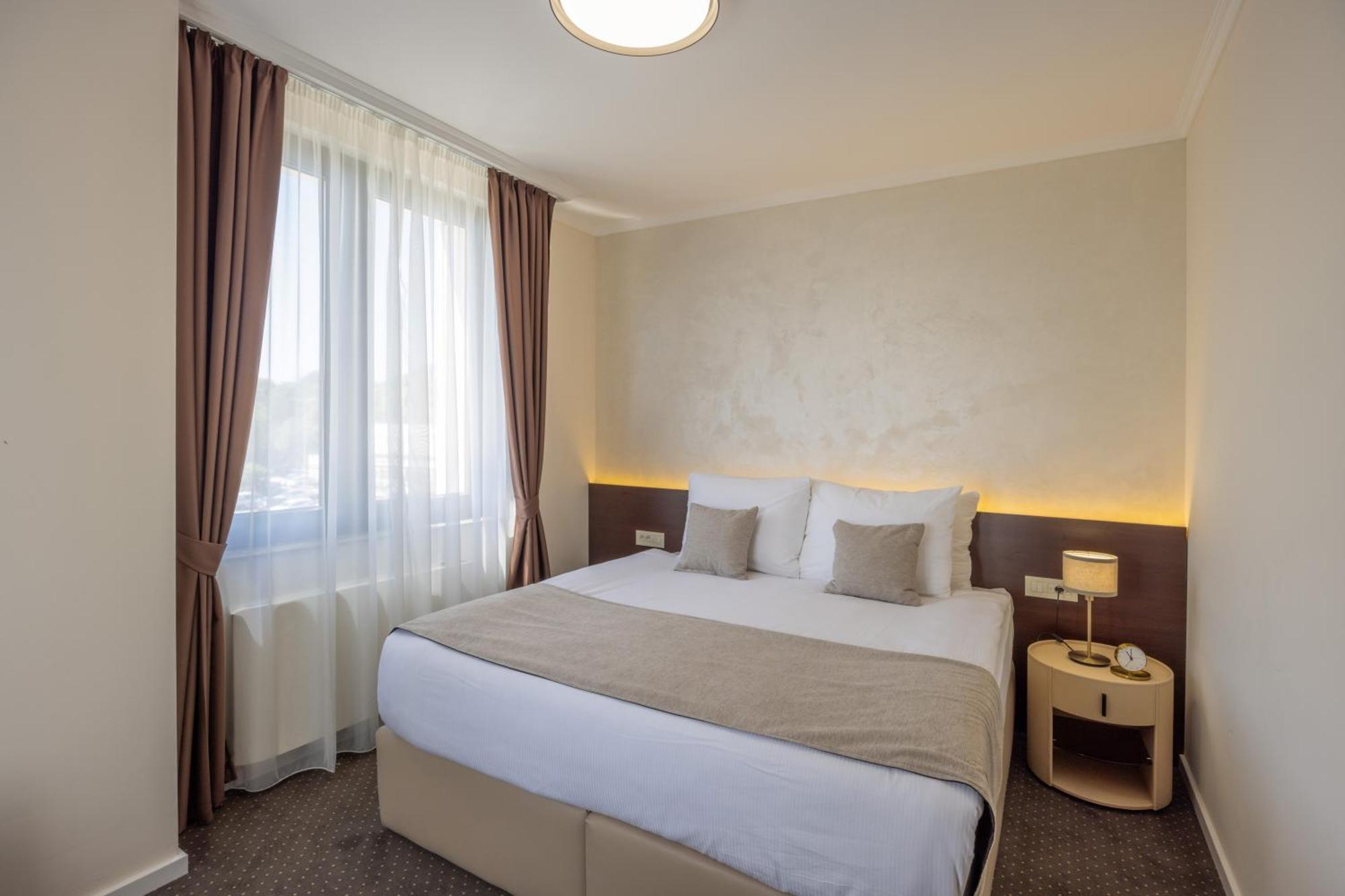 Nobel West Hotel Belgrad Dış mekan fotoğraf